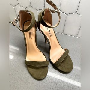 Vintage Anne Michelle strap heels - Olive